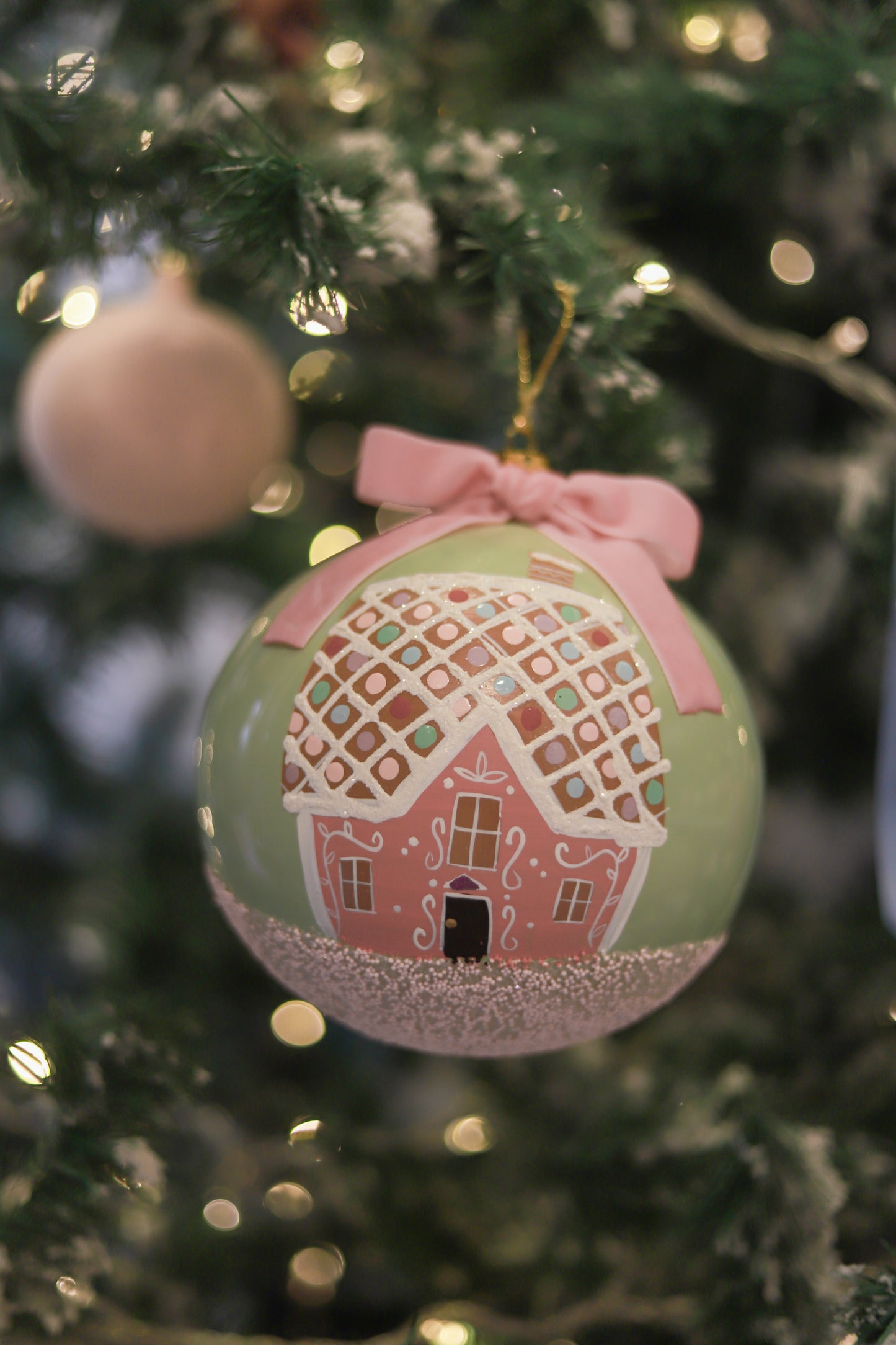 Gingerbread House Pink