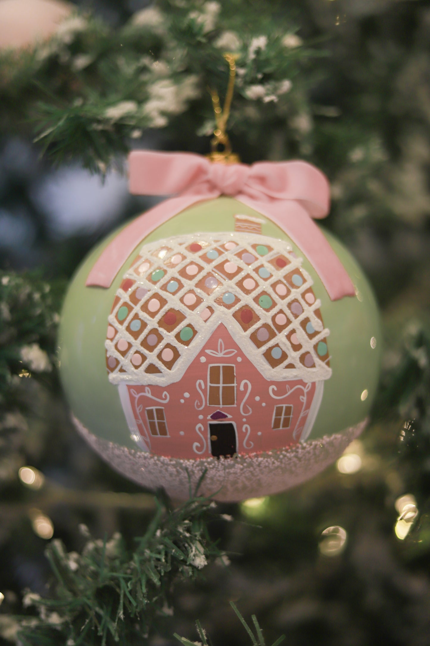 Gingerbread House Pink